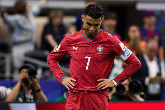 Cristiano Ronaldo rơi lệ chia tay World Cup 2026 sau thất bại trước Tây Ban Nha