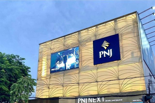 Cổ phiếu PNJ giảm sàn hai phiên liên tiếp, người nhà Chủ tịch đăng ký mua 300.000 cổ phiếu
