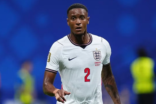 Arsenal gặp khó trước mức giá 50 triệu bảng của Aston Villa dành cho mục tiêu Ezri Konsa