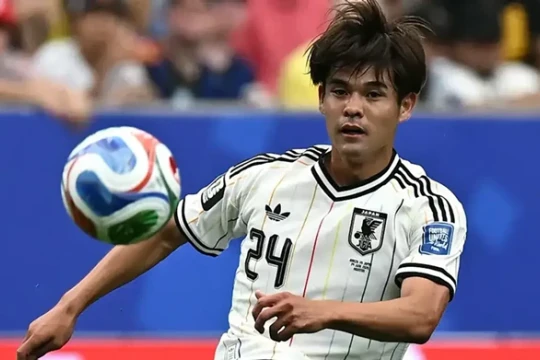 Liverpool chi 68 triệu USD chiêu mộ máy quét Kaishu Sano từ Bundesliga