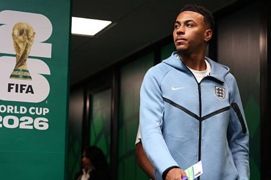 Arsenal săn đón Morgan Rogers, Tottenham chi 85 triệu bảng cho Junior Kroupi
