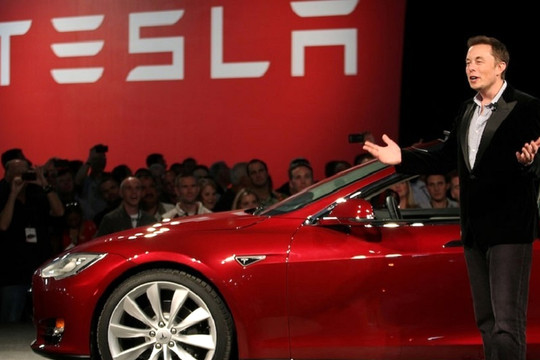 Nghịch lý Tesla giao xe kỷ lục 480.000 chiếc, cổ phiếu vẫn lao dốc