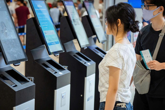 Bay từ Nội Bài, hành khách cần mang gì để check-in bằng sinh trắc học?