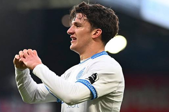 Arsenal tiến sát thỏa thuận 35 triệu bảng với Christos Tzolis, vượt mặt Man Utd