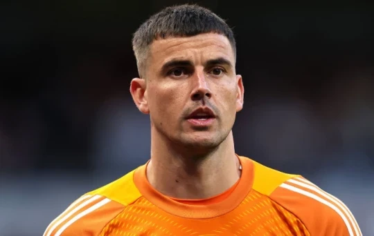 Manchester United sắp hoàn tất chiêu mộ Karl Darlow: Bước đi chiến lược cho vị trí người gác đền