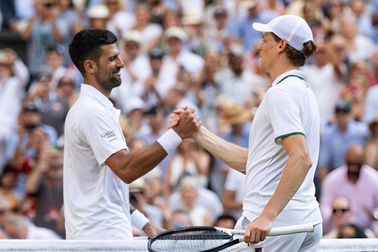 Novak Djokovic gác vợt trước Jannik Sinner tại bán kết Wimbledon 2026: Thất bại toàn diện của một huyền thoại