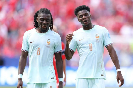 Man Utd tìm người thay thế Tchouameni: Manu Kone rực sáng, Ayyoub Bouaddi gây thất vọng