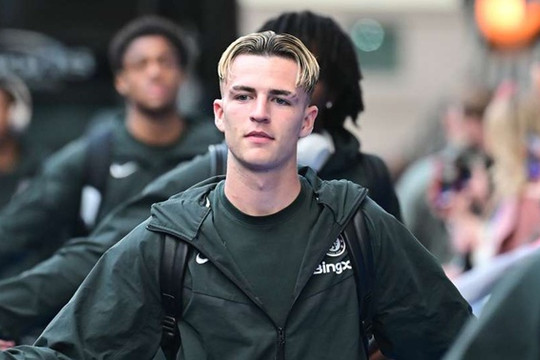 Chelsea khóa chân Jesse Derry đến năm 2032, gửi "viên ngọc thô" sang Sporting Lisbon