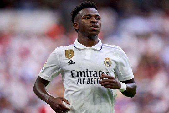 Tương lai Vinicius Junior: Cuộc chiến tiền lương tại Madrid và cơ hội cho các đại gia Ngoại hạng Anh