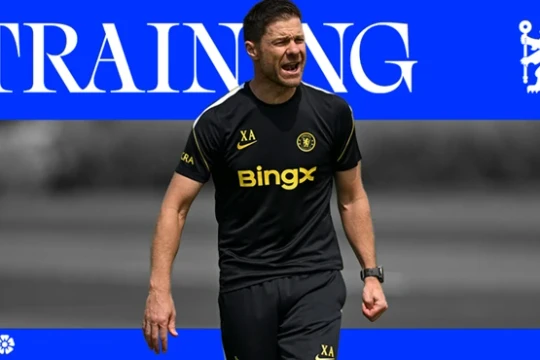 Chelsea chi 100 triệu bảng săn Eli Junior Kroupi hoàn thiện hệ thống của Xabi Alonso