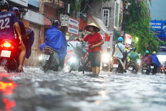 Miền Bắc mưa rải rác trước khi bước vào đợt mưa cực lớn