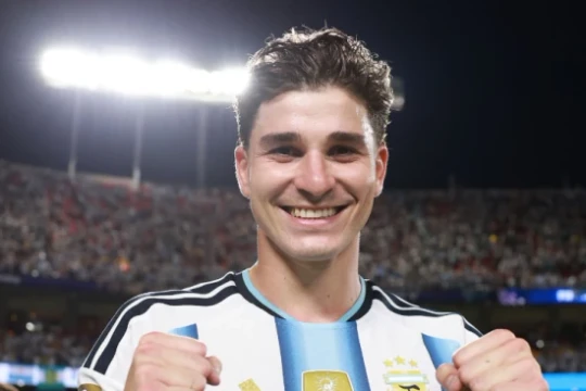 Arsenal dốc lực chiêu mộ Julian Alvarez, tuyển Ý gây sốc với phương án Pep Guardiola