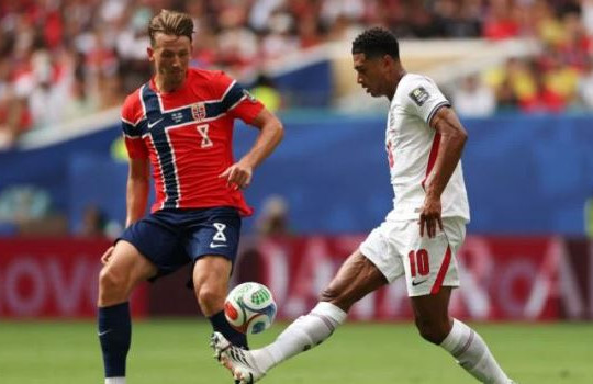 Manchester United nhắm Sander Berge: Lựa chọn thông minh sau cú sốc Ederson