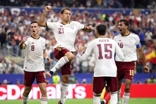 Tây Ban Nha thắng thuyết phục Pháp 2-0: Khi bản sắc La Roja khuất phục dàn sao Les Bleus