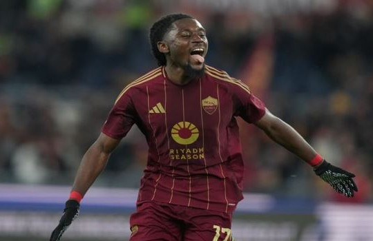 Manchester United nhận báo giá 51 triệu bảng cho Manu Kone từ AS Roma