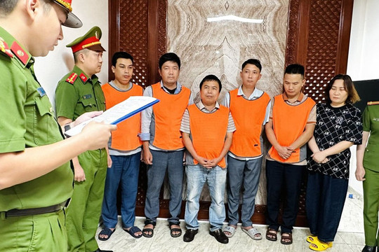 Bắt nhóm đối tượng lập khống hồ sơ thí nghiệm công trình
