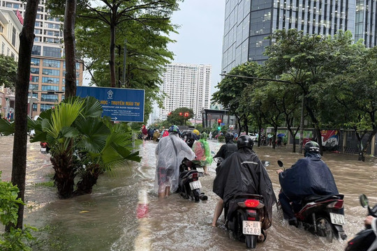 Miền Bắc đón mưa dông giảm nhiệt nắng nóng