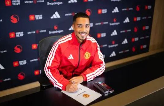 Youri Tielemans gia nhập Manchester United: Mảnh ghép 35 triệu bảng cho tham vọng phục hưng