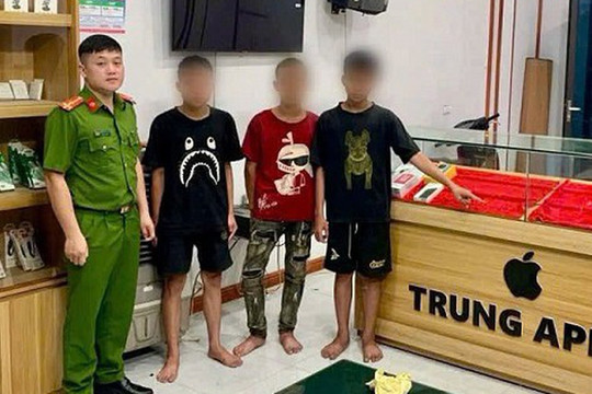 Quen qua mạng, ba thiếu niên rủ nhau trộm 16 điện thoại và hơn 40 triệu đồng