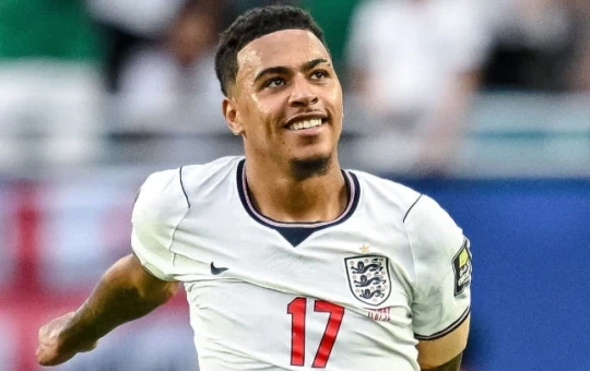 Arsenal kích nổ bom tấn 100 triệu bảng Morgan Rogers, MU gia cố hàng thủ bằng Neco Williams