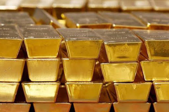 Giá vàng thế giới sáng 18/7 giao dịch quanh mức 4.000 USD