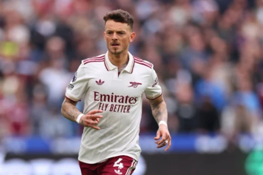 Arsenal giữ chân Ben White: Kế hoạch khẩn cấp sau hung tin từ William Saliba