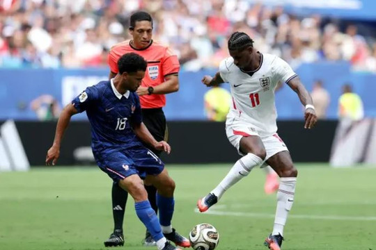 Marcus Rashford bùng nổ trước Pháp: Cú xỏ háng 'đặc sản' và lời khẳng định đẳng cấp