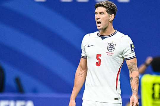 Arsenal nhắm John Stones: Canh bạc 0 đồng giải quyết cuộc khủng hoảng mang tên Saliba