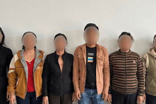 Bắt 6 người đánh bạc bằng hình thức 'binh Ấn Độ' tại chòi hoang