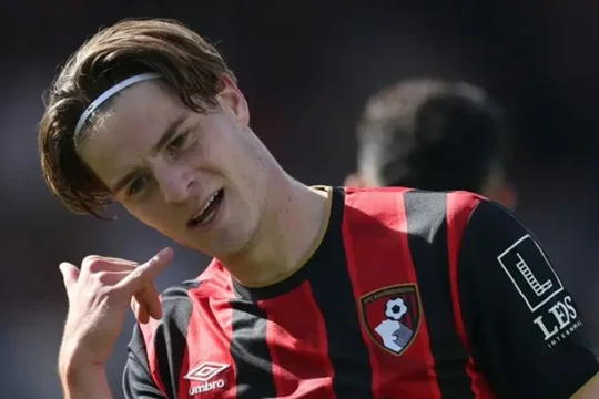 Chelsea bị Bournemouth từ chối vụ Alex Scott: Cuộc săn đuổi bom tấn tuyến giữa vẫn tiếp diễn