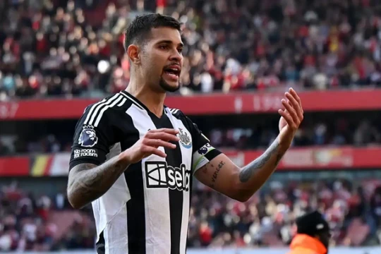 Newcastle ra tối hậu thư cho Arsenal vụ Bruno Guimaraes: Chốt giá hay từ bỏ?