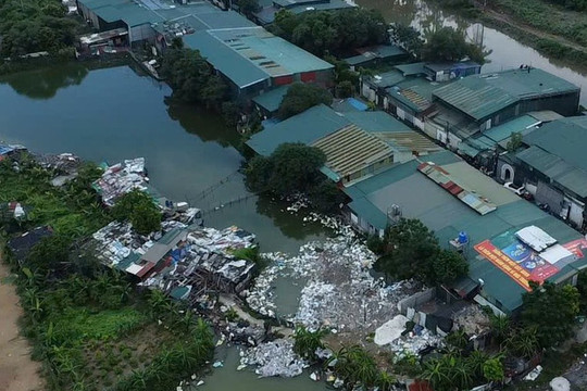 Hà Nội: Nguy cơ cháy nổ từ nhà xưởng tạm bợ tại Từ Liêm