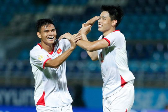 ĐT Việt Nam đè bẹp Timor Leste 7-0: Đêm diễn lịch sử và cơn mưa kỷ lục của HLV Kim Sang-sik
