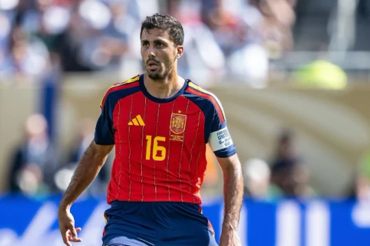 Chuyển nhượng 25/7: Real Madrid nhắm Rodri, Man United giữ chặt Bruno Fernandes