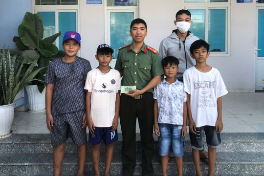Nhặt được 5 triệu đồng, 4 học sinh liền làm ngay việc này