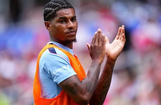 Man Utd đề xuất gán Marcus Rashford để đổi lấy Manu Kone: Bài toán bế tắc tại AS Roma