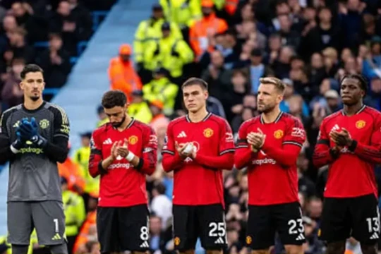 MU kích hoạt chiến dịch táo bạo: Chèo kéo tài năng trẻ từ Man City và Liverpool