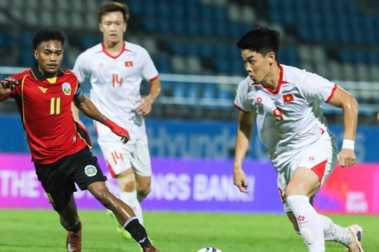 Cú hat-trick của Đình Bắc giúp HLV Kim Sang Sik giải bài toán hàng công tuyển Việt Nam