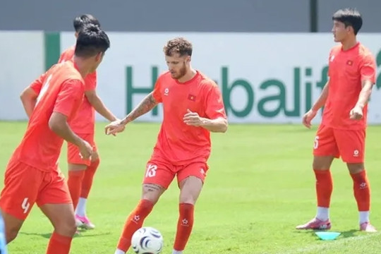 Bài toán HLV Kim Sang-sik: Bố trí Tài Lộc ra sao khi hàng công đang thăng hoa?