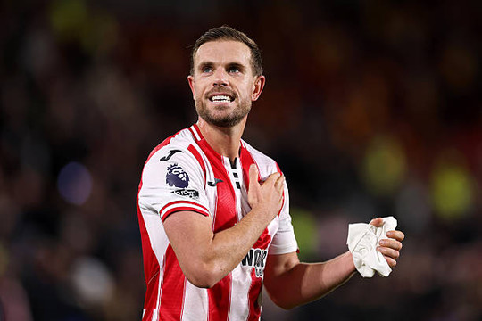 Chelsea chuẩn bị chiêu mộ Jordan Henderson theo dạng chuyển nhượng tự do từ Brentford