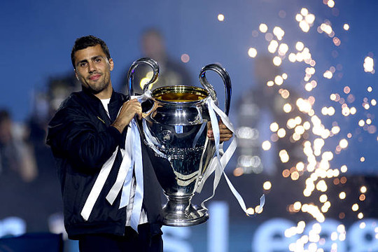 Real Madrid dốc lực chiêu mộ Rodri: Cú xoay trục chiến lược tại Bernabeu