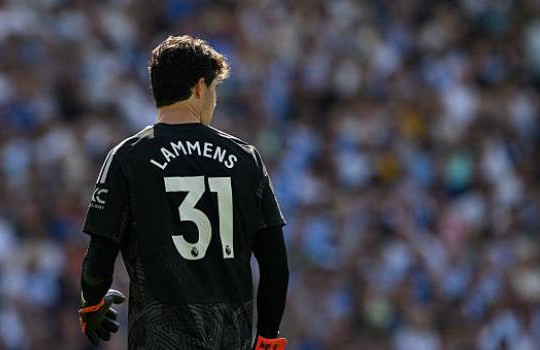 Manchester United được khuyên mua thủ môn giàu kinh nghiệm để thay Senne Lammens