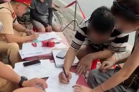 Người nước ngoài lái ô tô không có bằng lái, chủ xe đối diện mức phạt 80 triệu đồng