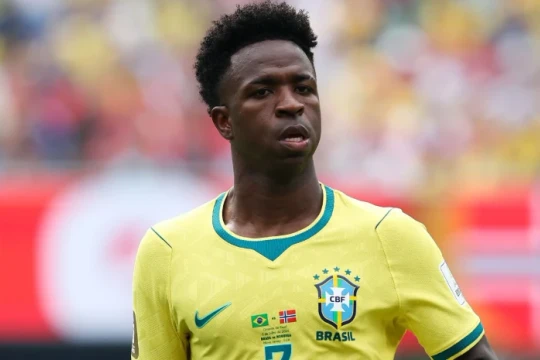 Real Madrid sẵn sàng bán Vinicius Jr, Inter Milan quyết tâm sở hữu Curtis Jones