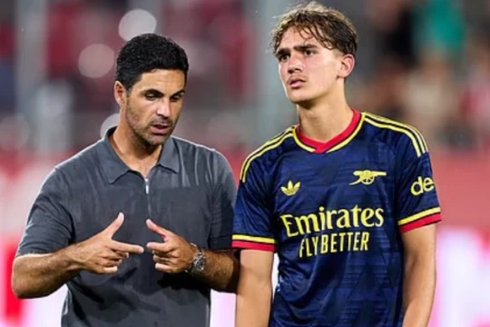Max Dowman và màn trình diễn rực sáng: Thần đồng 16 tuổi thắp sáng tương lai Arsenal