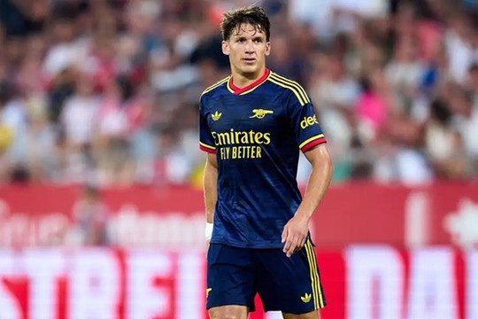 Arsenal đè bẹp Girona 4-1: Tân binh Tzolis nổ súng và thần đồng 16 tuổi Dowman gây sốt