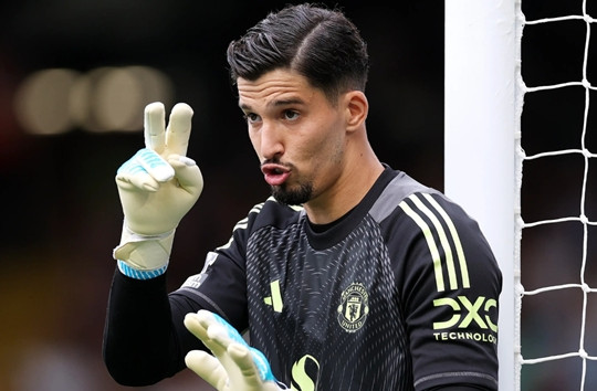 Altay Bayindir gia nhập Celta Vigo: Khép lại chuỗi ngày bế tắc tại Manchester United