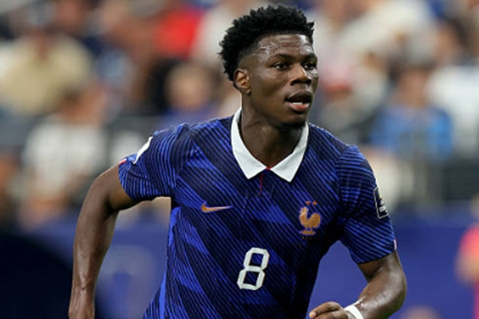 5 mục tiêu hàng đầu giúp Man United giải quyết bài toán tuyến giữa và hành lang trái