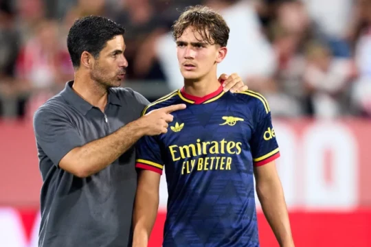 Cuộc lột xác tại học viện Arsenal sau kỷ nguyên Per Mertesacker và sự xuất hiện của thần đồng 14 tuổi