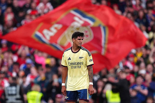 William Saliba chấn thương lưng: Cơ hội vàng để Piero Hincapie khẳng định vị thế tại Arsenal